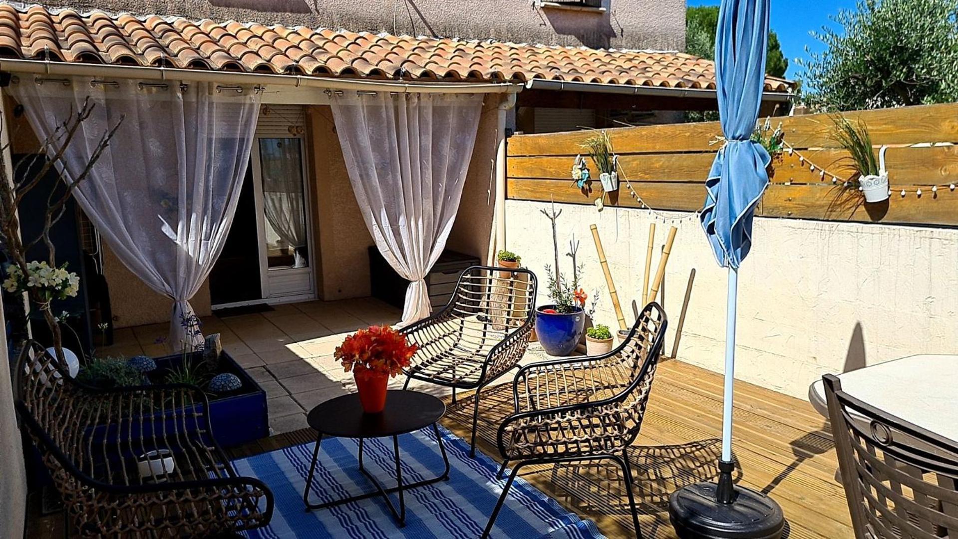 Maison Chaleureuse A Uzes Exterior photo